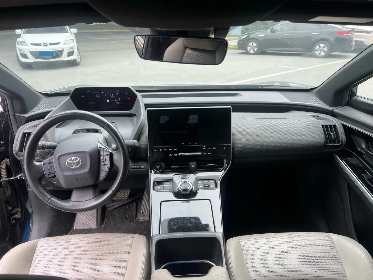 2022 Toyota bZ4X BEV 66.7KWH,autocango,china used car exporter,china ev exporter,chinese used car exporter,chinese used ev exporter