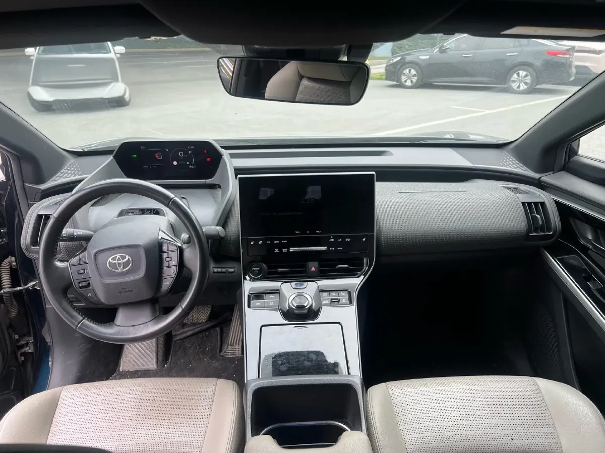 2022 Toyota bZ4X BEV 66.7KWH,autocango,china used car exporter,china ev exporter,chinese used car exporter,chinese used ev exporter