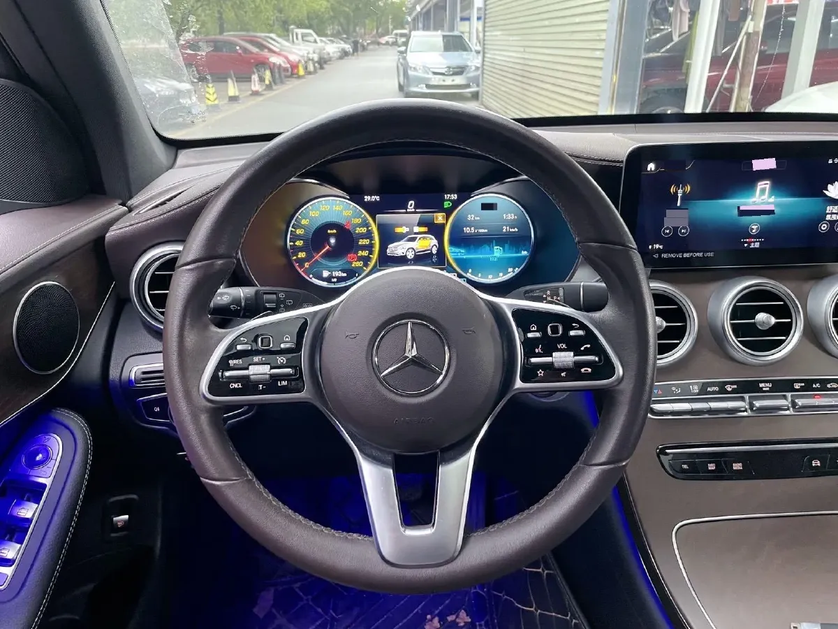 2022 Mercedes-Benz GLC Class 2.0T 258HP L4 9AT,autocango,china used car exporter,china ev exporter,chinese used car exporter,chinese used ev exporter