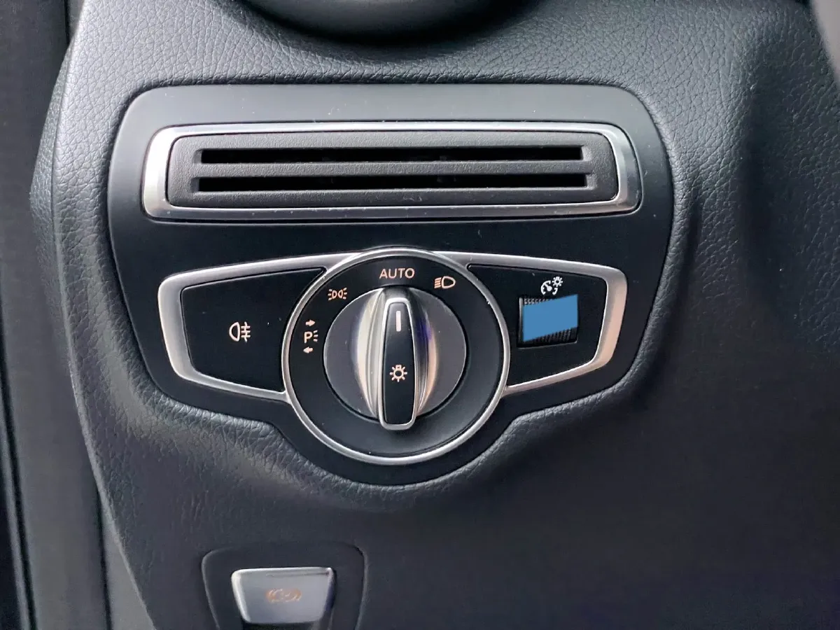 2022 Mercedes-Benz GLC Class 2.0T 258HP L4 9AT,autocango,china used car exporter,china ev exporter,chinese used car exporter,chinese used ev exporter