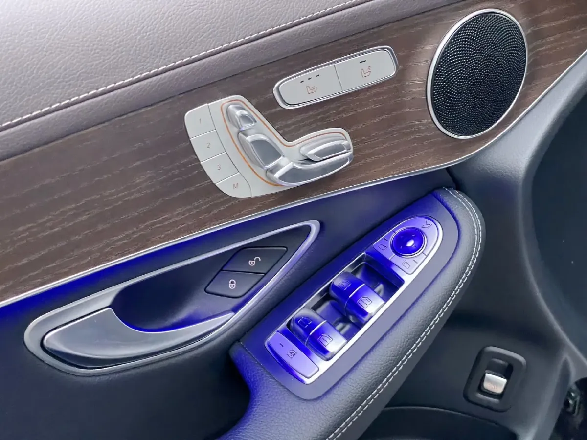 2022 Mercedes-Benz GLC Class 2.0T 258HP L4 9AT,autocango,china used car exporter,china ev exporter,chinese used car exporter,chinese used ev exporter