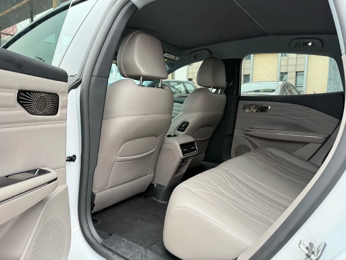 2025 Geely Galaxy Starshine 8 1.5L 112HP L4 1DHT PHEV,autocango,china used car exporter,china ev exporter,chinese used car exporter,chinese used ev exporter