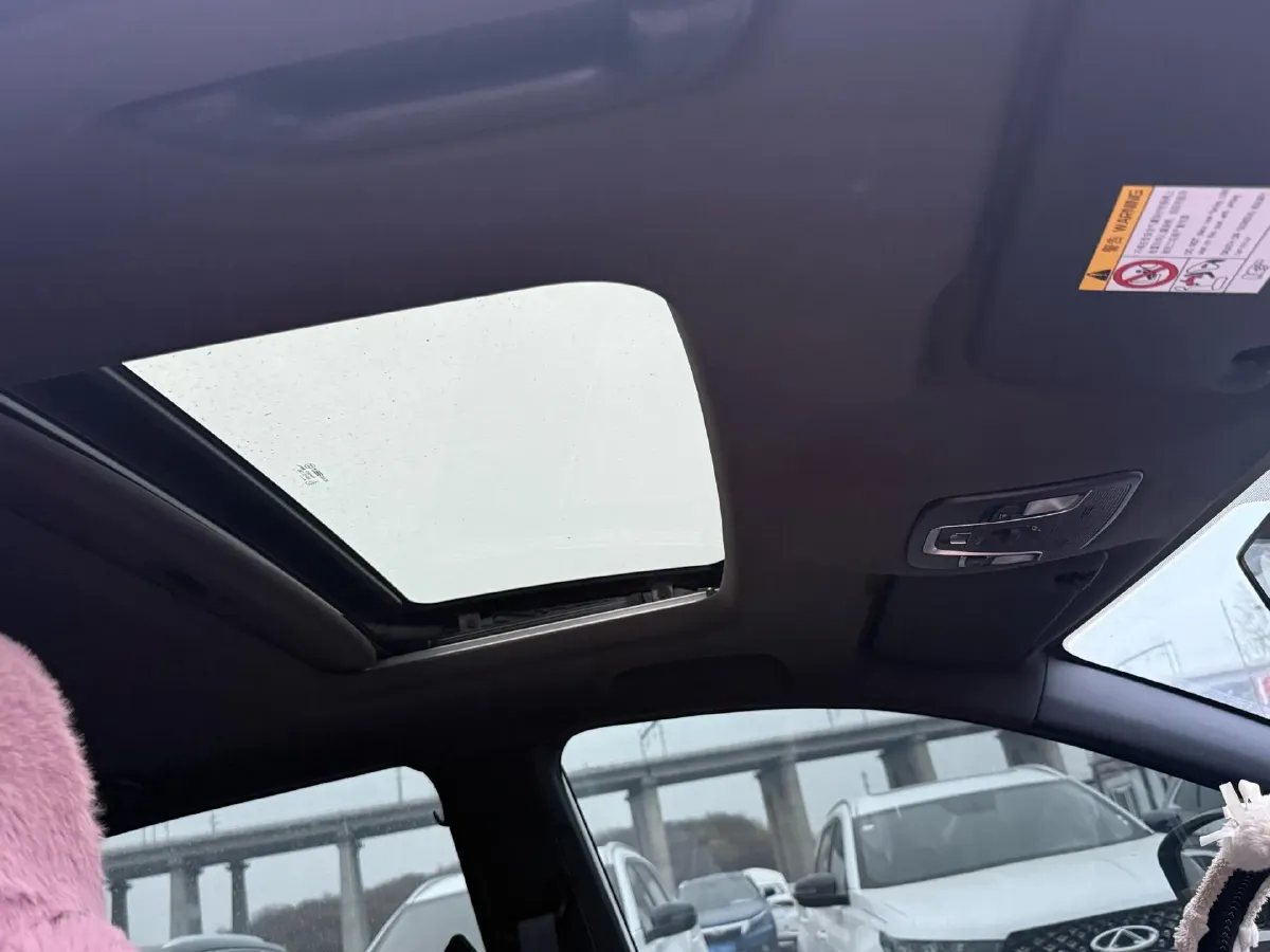 2025 Geely Coolray 1.5T 181HP L4 7DCT,autocango,china used car exporter,china ev exporter,chinese used car exporter,chinese used ev exporter