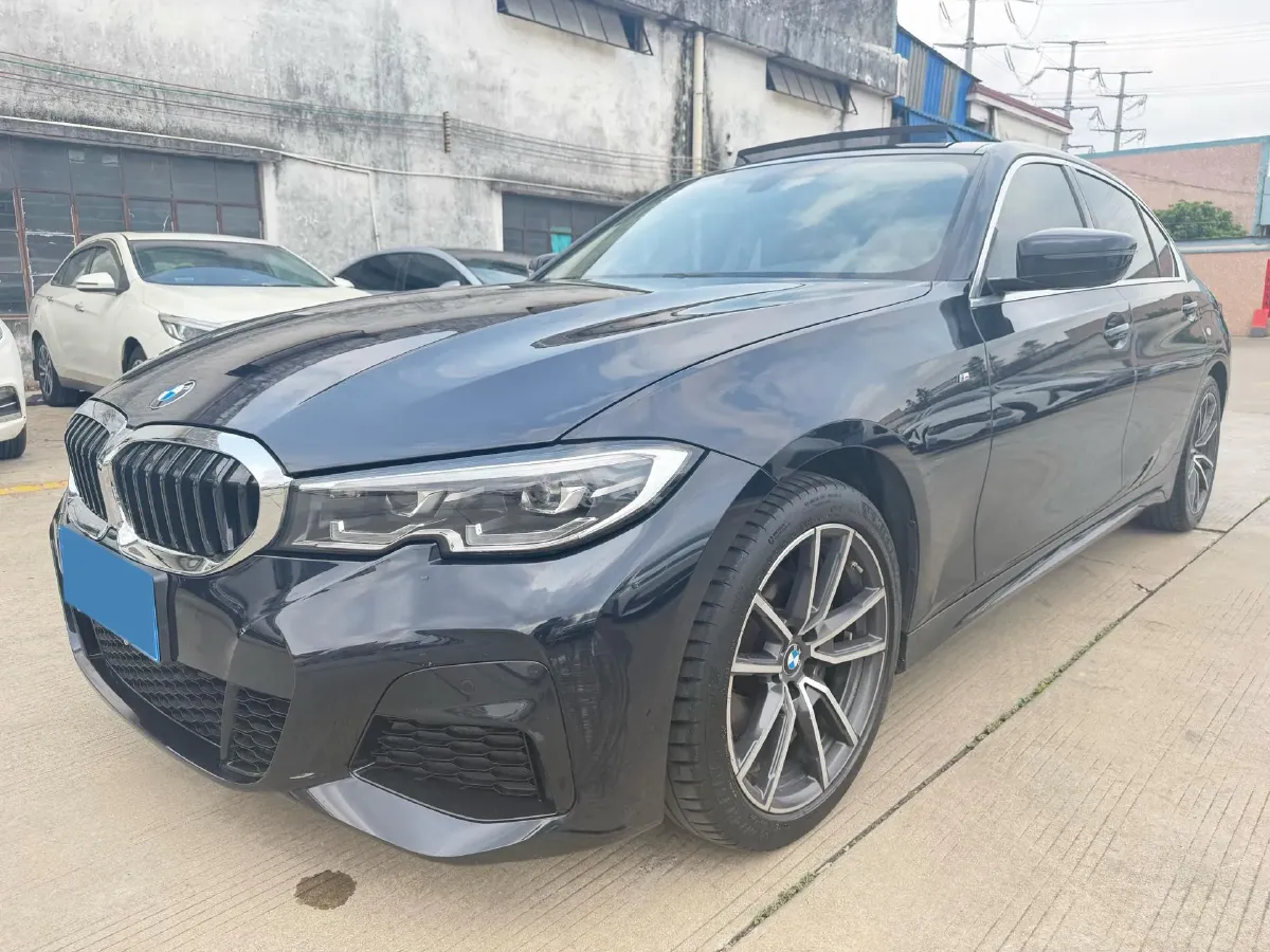 2022 BMW 3 Series 2.0T 156HP L4 8AT,autocango,china used car exporter,china ev exporter,chinese used car exporter,chinese used ev exporter