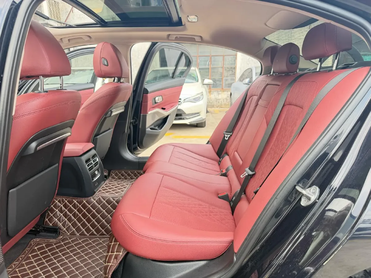 2022 BMW 3 Series 2.0T 156HP L4 8AT,autocango,china used car exporter,china ev exporter,chinese used car exporter,chinese used ev exporter