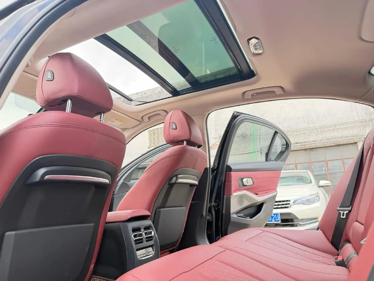 2022 BMW 3 Series 2.0T 156HP L4 8AT,autocango,china used car exporter,china ev exporter,chinese used car exporter,chinese used ev exporter