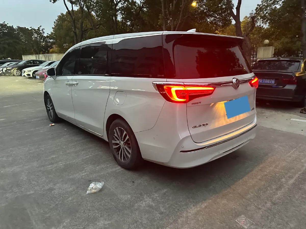 2023 Buick GL8 2.0T 237HP L4 9AT,autocango,china used car exporter,china ev exporter,chinese used car exporter,chinese used ev exporter