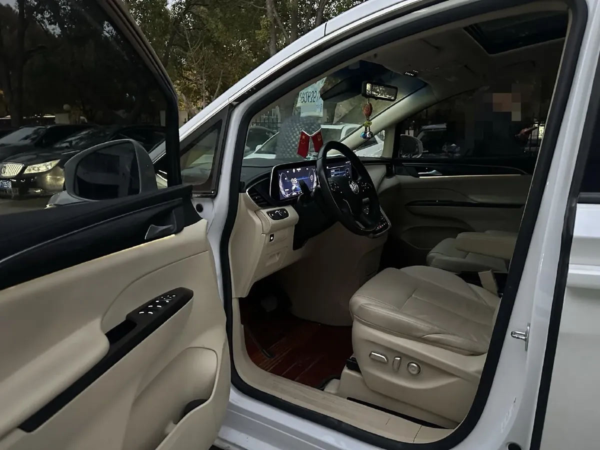 2023 Buick GL8 2.0T 237HP L4 9AT,autocango,china used car exporter,china ev exporter,chinese used car exporter,chinese used ev exporter