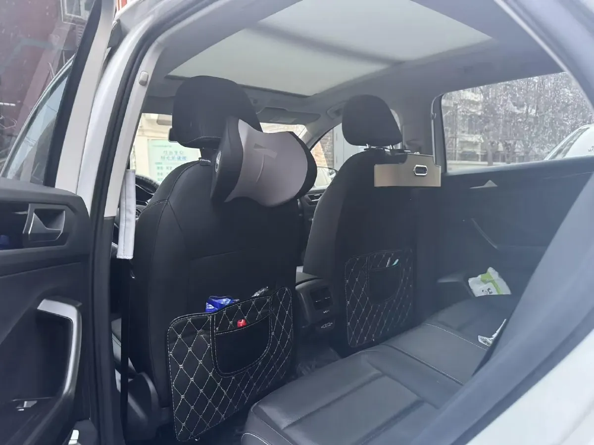 2022 Volkswagen T-Roc 1.4T 150HP L4 7DCT,autocango,china used car exporter,china ev exporter,chinese used car exporter,chinese used ev exporter