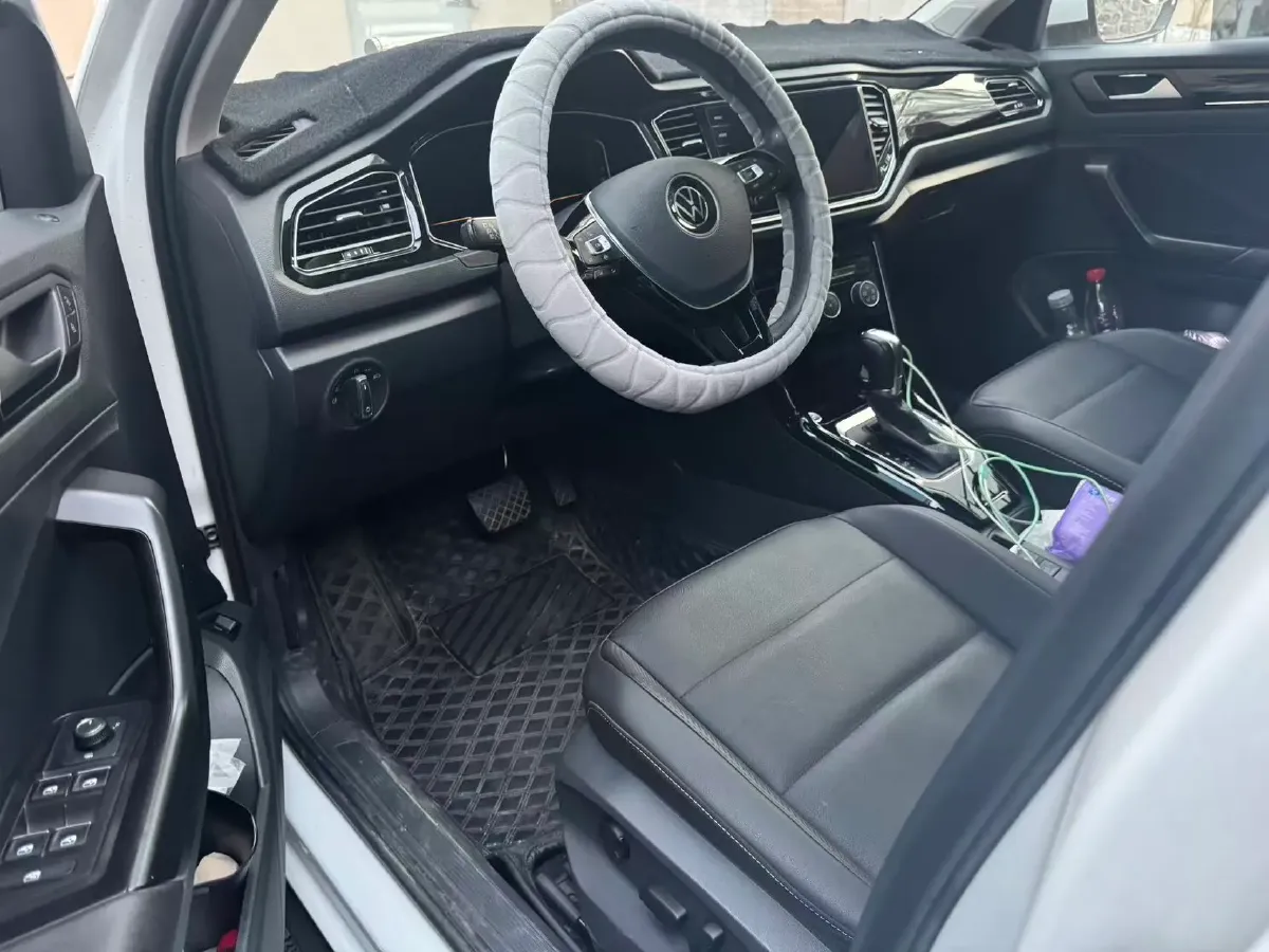 2022 Volkswagen T-Roc 1.4T 150HP L4 7DCT,autocango,china used car exporter,china ev exporter,chinese used car exporter,chinese used ev exporter
