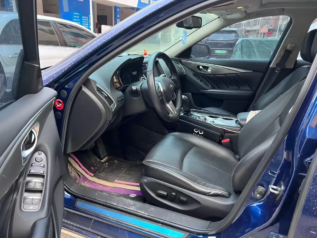 2018 Jeep Grand Commander 2.0T 265HP L4 9AT,autocango,china used car exporter,china ev exporter,chinese used car exporter,chinese used ev exporter