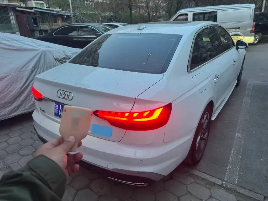 2020 Audi A4L 2.0T 190HP L4 7DCT,autocango,china used car exporter,china ev exporter,chinese used car exporter,chinese used ev exporter