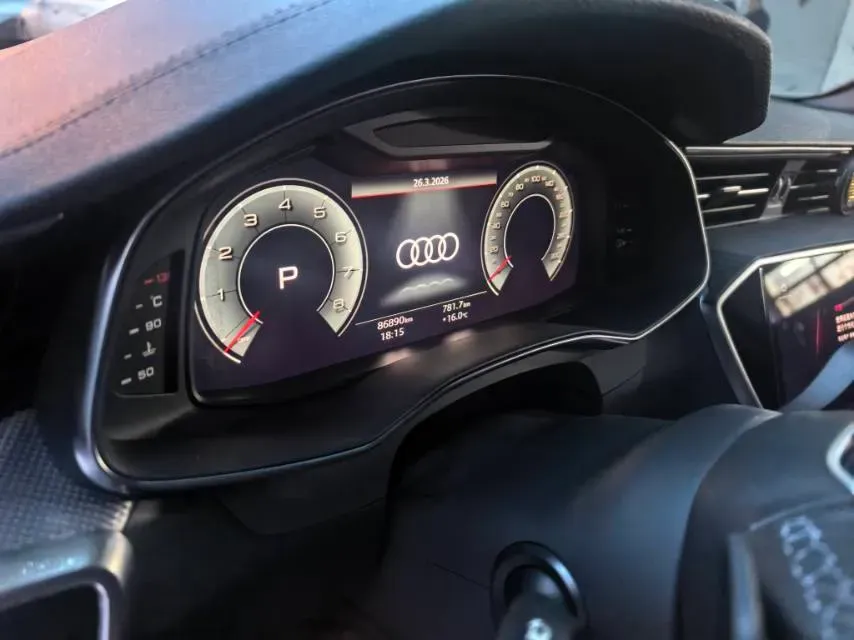 2022 Audi A6L 2.0T 224HP L4 7DCT,autocango,china used car exporter,china ev exporter,chinese used car exporter,chinese used ev exporter