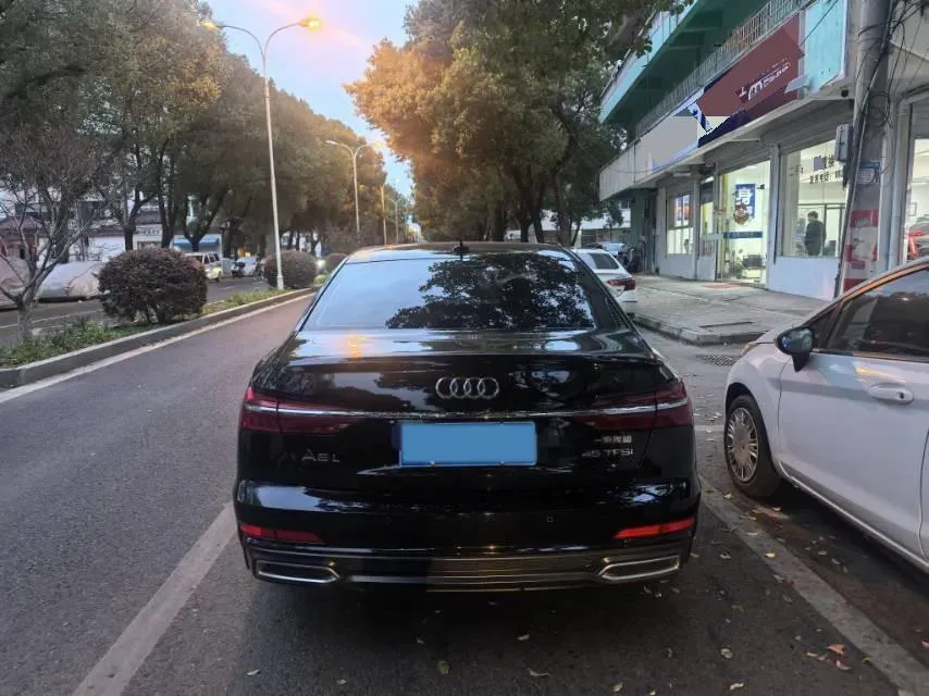 2022 Audi A6L 2.0T 224HP L4 7DCT,autocango,china used car exporter,china ev exporter,chinese used car exporter,chinese used ev exporter