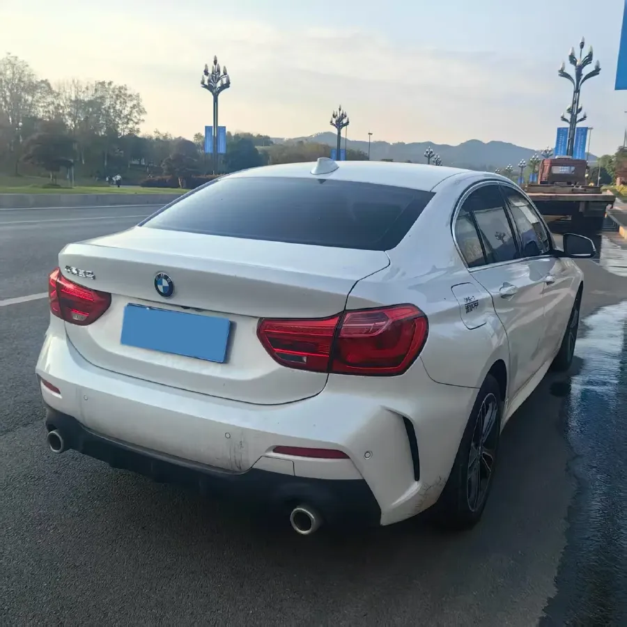2022 BMW 1 Series 1.5T 140HP L3 7DCT,autocango,china used car exporter,china ev exporter,chinese used car exporter,chinese used ev exporter