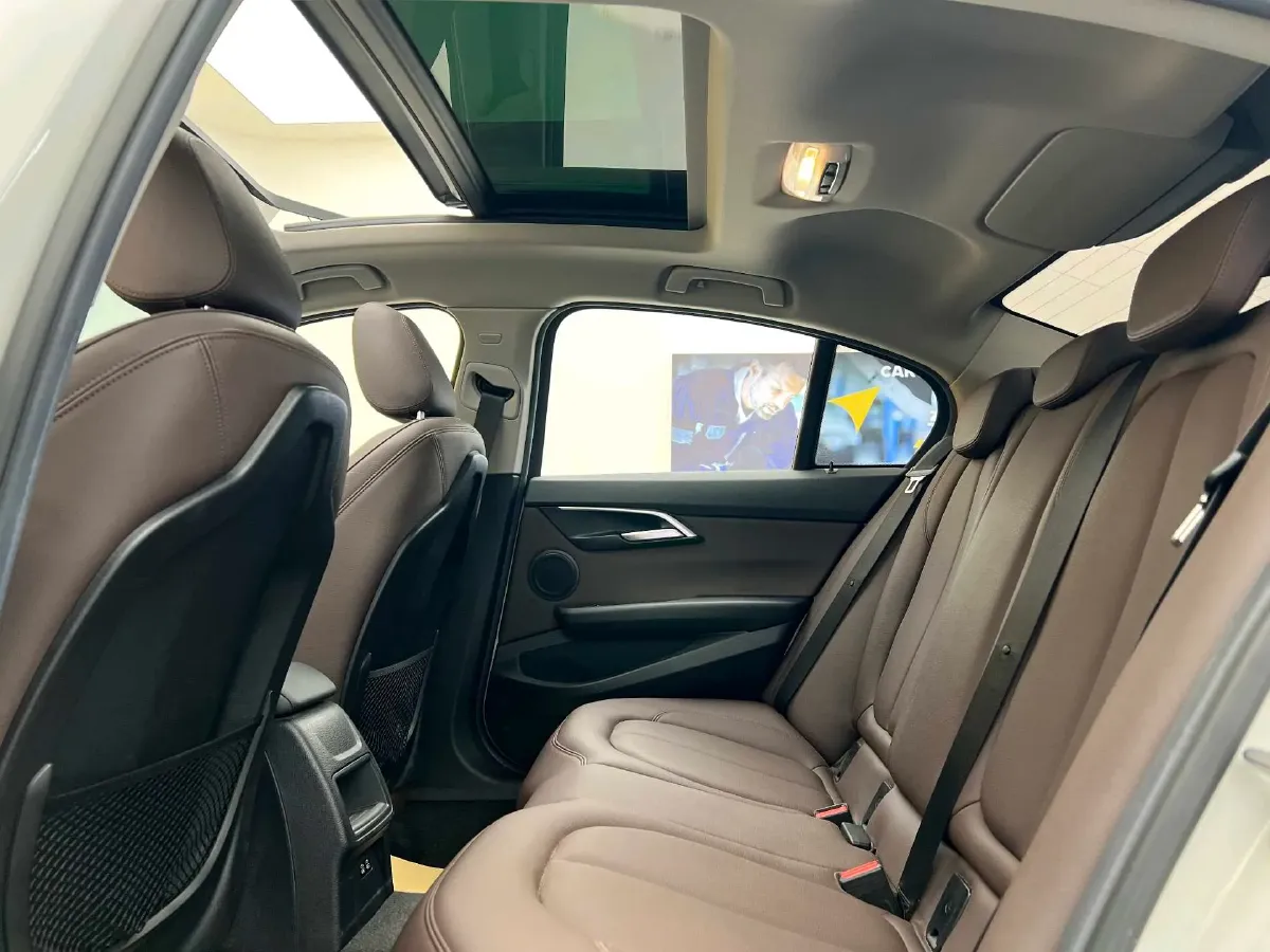 2020 BMW 1 Series 2.0T 192HP L4 7DCT,autocango,china used car exporter,china ev exporter,chinese used car exporter,chinese used ev exporter