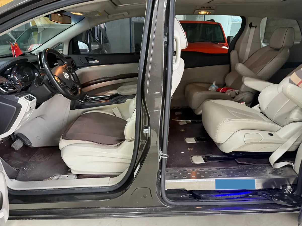 2021 Buick GL8 2.0T 237HP L4 9AT,autocango,china used car exporter,china ev exporter,chinese used car exporter,chinese used ev exporter