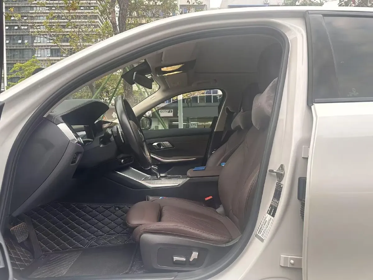 2022 BMW 3 Series 2.0T 184HP L4 8AT,autocango,china used car exporter,china ev exporter,chinese used car exporter,chinese used ev exporter