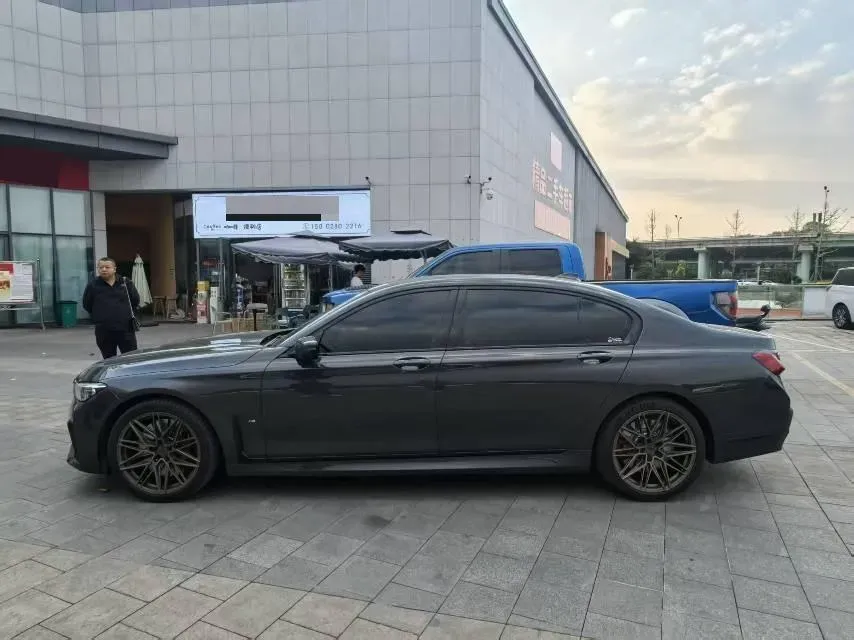 2021 BMW 7 Series 3.0T 340HP L6 8AT,autocango,china used car exporter,china ev exporter,chinese used car exporter,chinese used ev exporter
