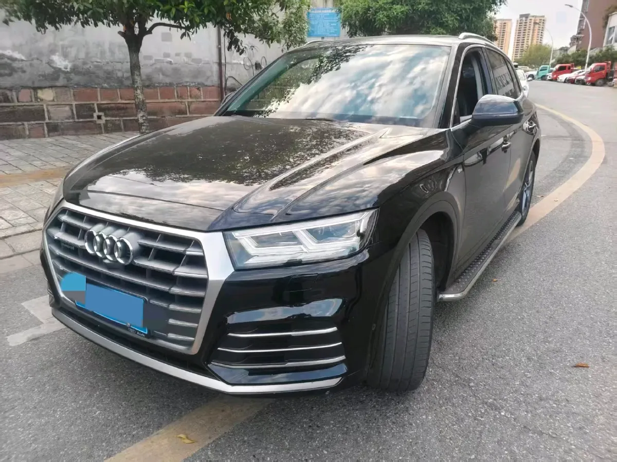 2020 Audi Q5L 2.0T 252HP L4 7DCT,autocango,china used car exporter,china ev exporter,chinese used car exporter,chinese used ev exporter
