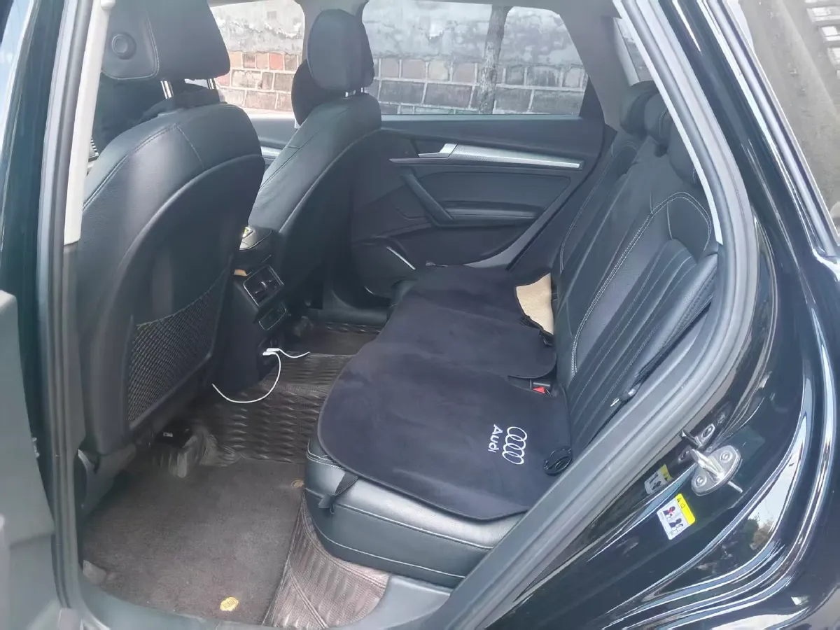 2020 Audi Q5L 2.0T 252HP L4 7DCT,autocango,china used car exporter,china ev exporter,chinese used car exporter,chinese used ev exporter