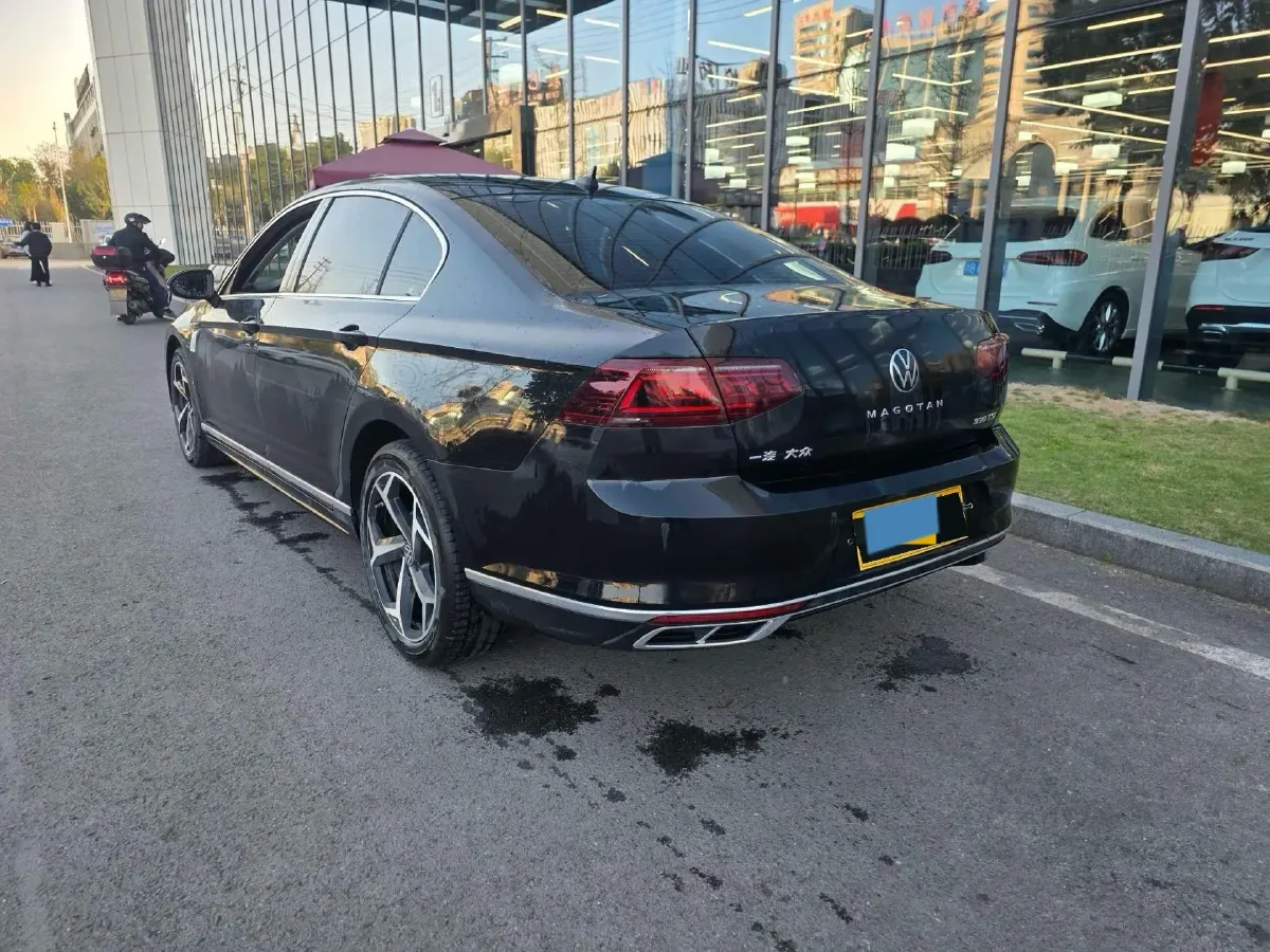 2024 Volkswagen Magotan 2.0T 186HP L4 7DCT,autocango,china used car exporter,china ev exporter,chinese used car exporter,chinese used ev exporter