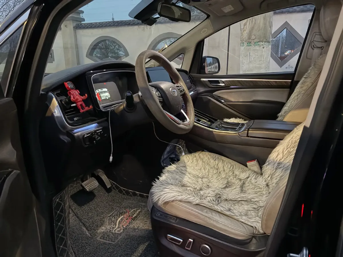 2021 GAC Trumpchi M8 2.0T 252HP L4 8AT,autocango,china used car exporter,china ev exporter,chinese used car exporter,chinese used ev exporter