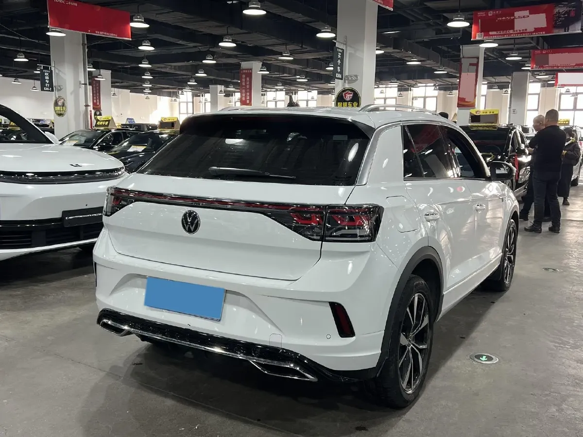 2023 Volkswagen T-Roc 1.5T 160HP L4 7DCT,autocango,china used car exporter,china ev exporter,chinese used car exporter,chinese used ev exporter