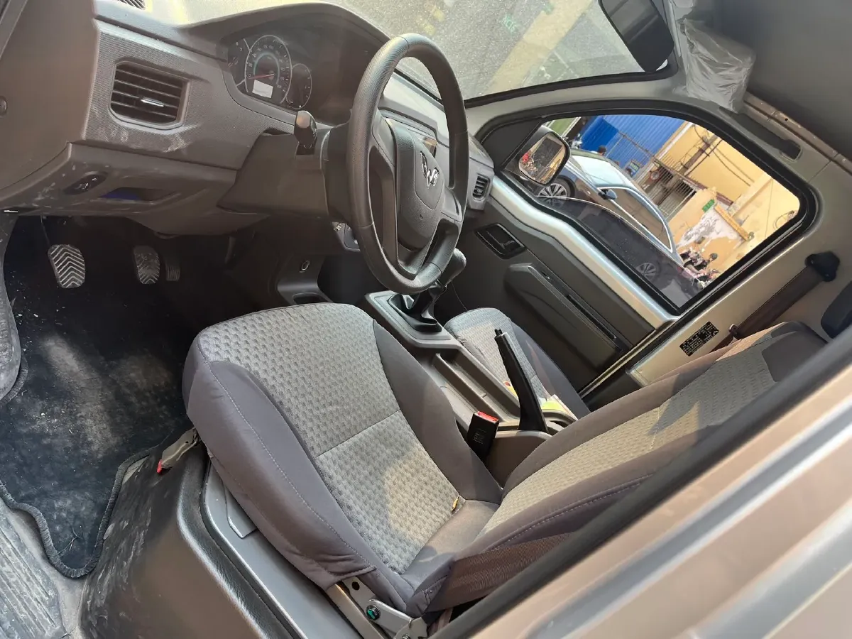 2023 WuLing RongGuang New Truck 2.0L 136HP L4 5MT,autocango,china used car exporter,china ev exporter,chinese used car exporter,chinese used ev exporter