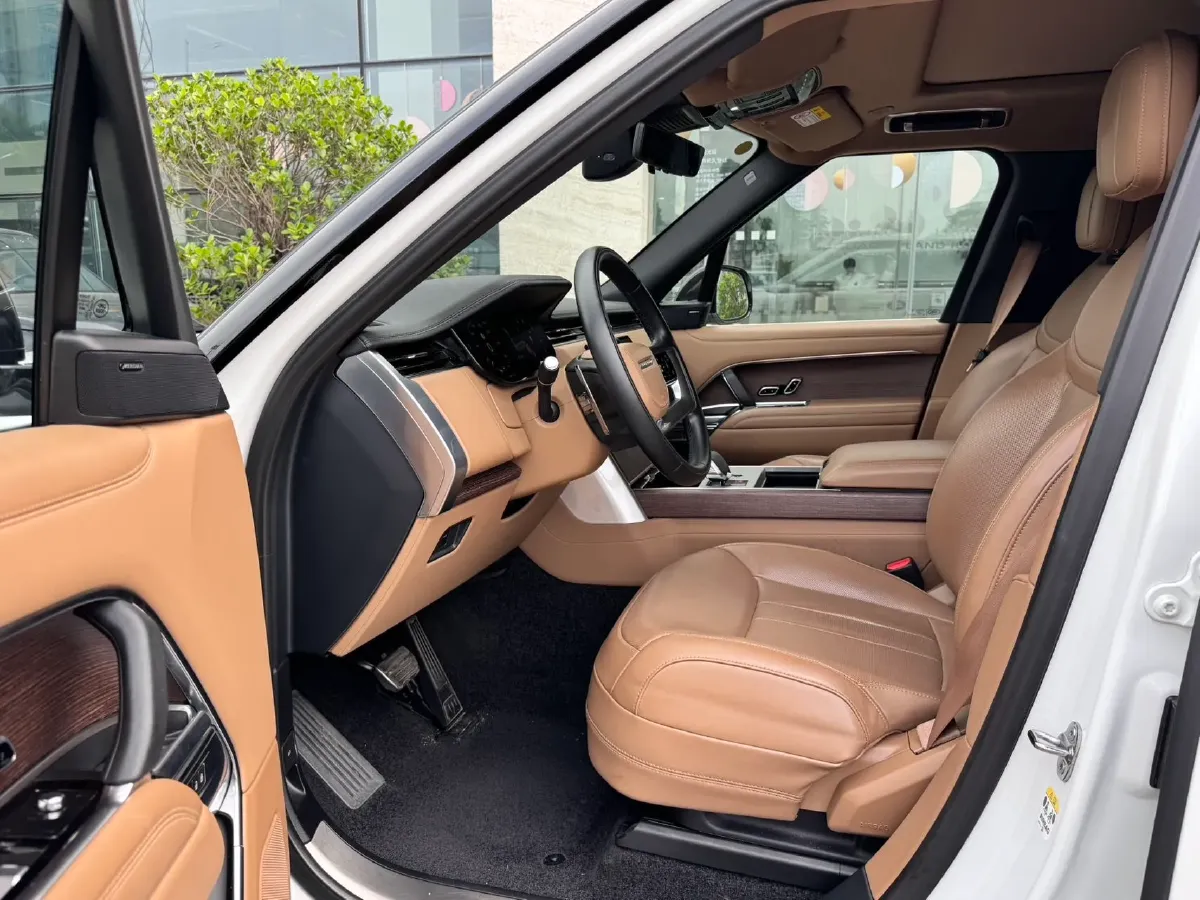 2024 Land Rover Range Rover 3.0T 400HP L6 8AT,autocango,china used car exporter,china ev exporter,chinese used car exporter,chinese used ev exporter