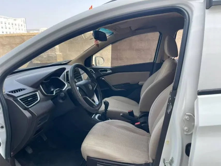 2017 BaoJun 310W 1.5L 112HP L4 6MT,autocango,china used car exporter,china ev exporter,chinese used car exporter,chinese used ev exporter