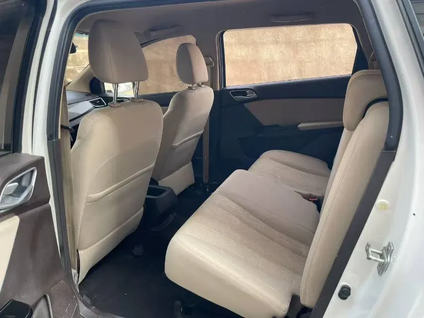 2017 BaoJun 310W 1.5L 112HP L4 6MT,autocango,china used car exporter,china ev exporter,chinese used car exporter,chinese used ev exporter