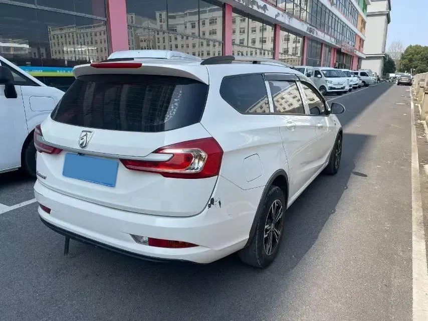 2017 BaoJun 310W 1.5L 112HP L4 6MT,autocango,china used car exporter,china ev exporter,chinese used car exporter,chinese used ev exporter