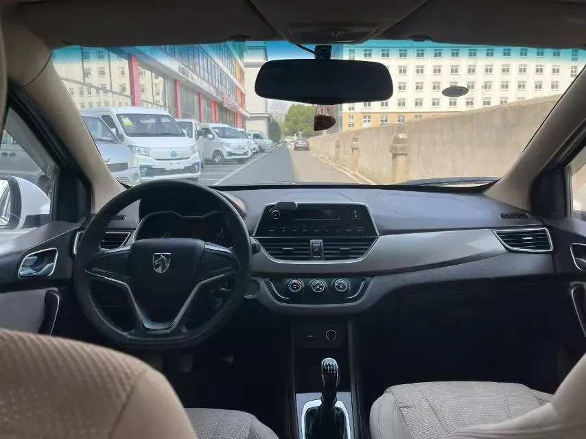 2017 BaoJun 310W 1.5L 112HP L4 6MT,autocango,china used car exporter,china ev exporter,chinese used car exporter,chinese used ev exporter