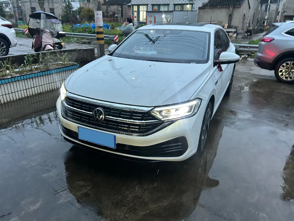 2025 Volkswagen Sagitar 1.5T 160HP L4 7DCT,autocango,china used car exporter,china ev exporter,chinese used car exporter,chinese used ev exporter