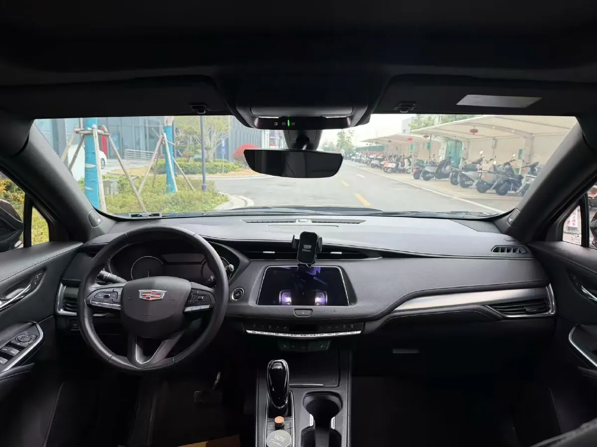 2020 Cadillac XT4 2.0T 241HP L4 9AT,autocango,china used car exporter,china ev exporter,chinese used car exporter,chinese used ev exporter