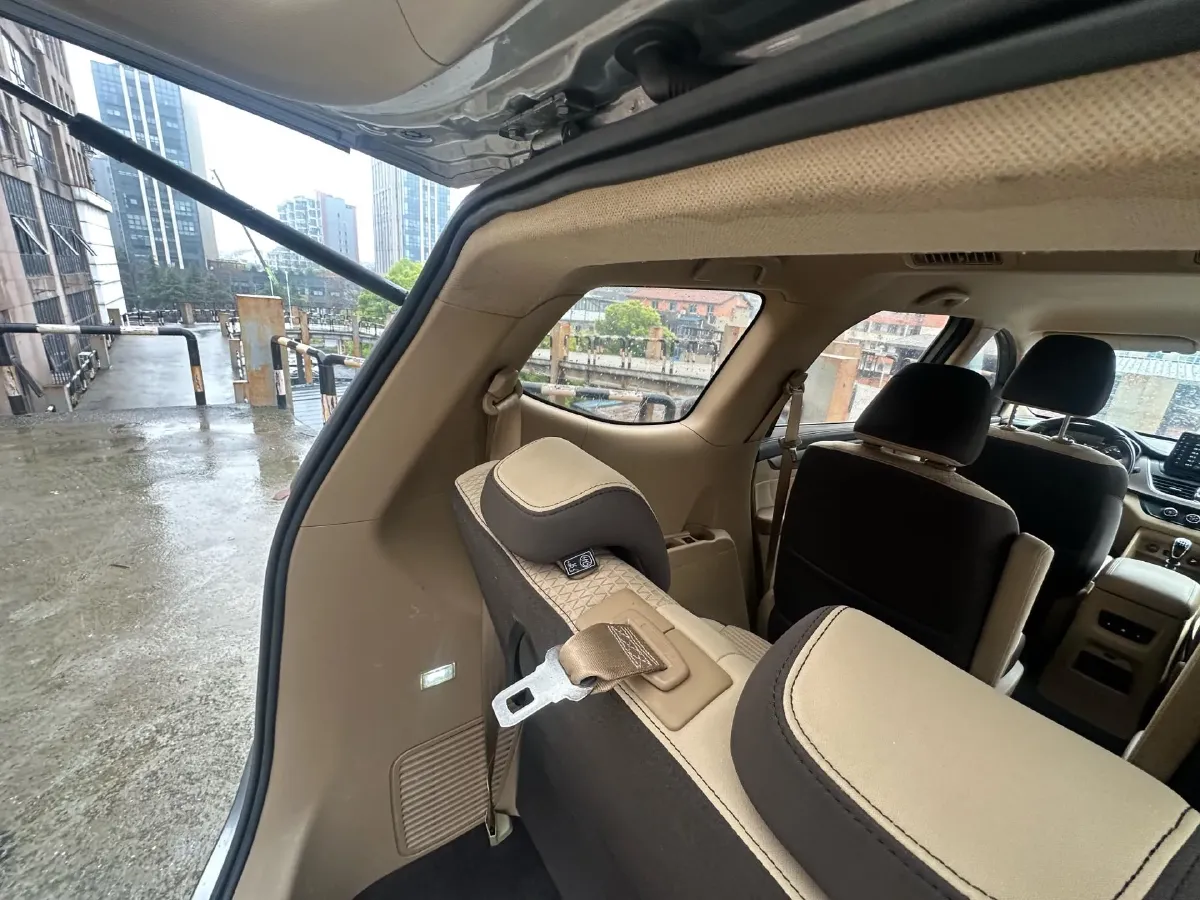 2017 BaoJun 730 1.5T 150HP L4 6MT,autocango,china used car exporter,china ev exporter,chinese used car exporter,chinese used ev exporter