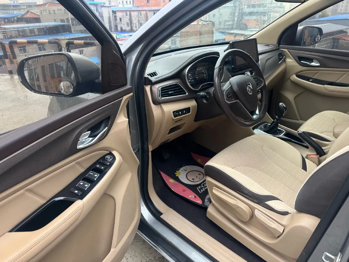 2017 BaoJun 730 1.5T 150HP L4 6MT,autocango,china used car exporter,china ev exporter,chinese used car exporter,chinese used ev exporter