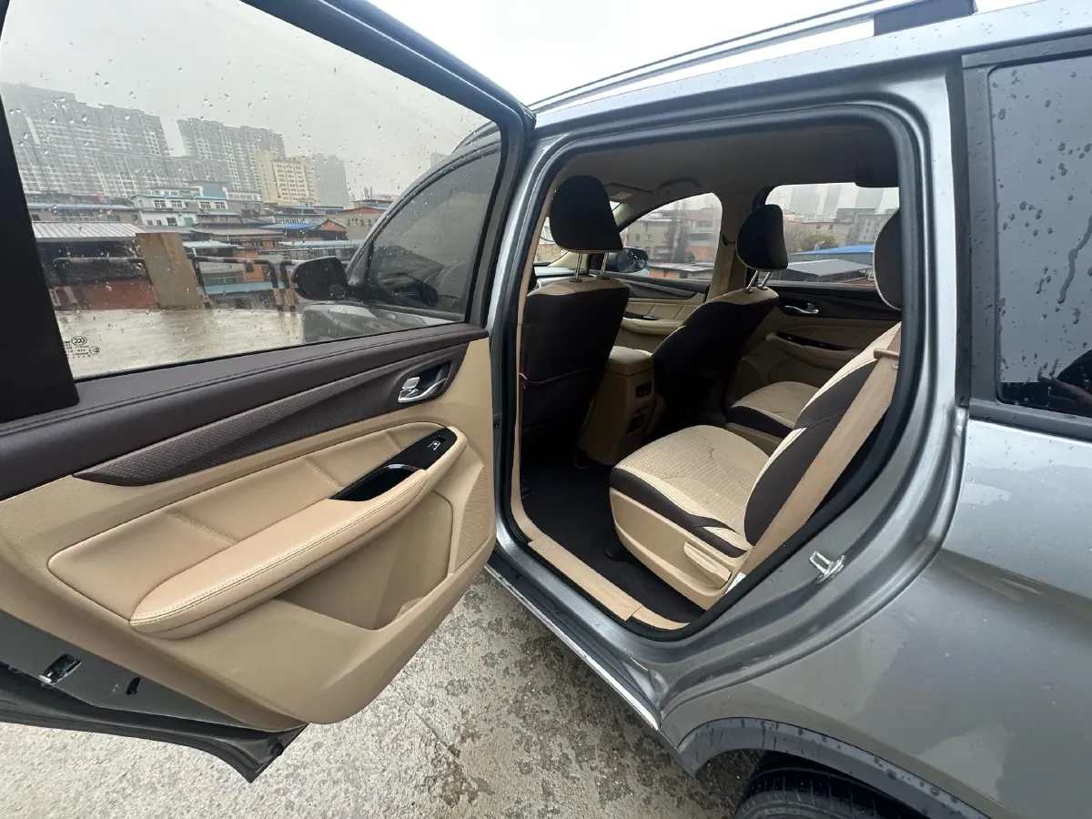 2017 BaoJun 730 1.5T 150HP L4 6MT,autocango,china used car exporter,china ev exporter,chinese used car exporter,chinese used ev exporter