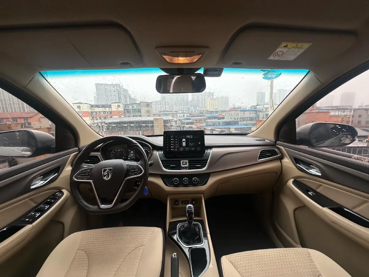 2017 BaoJun 730 1.5T 150HP L4 6MT,autocango,china used car exporter,china ev exporter,chinese used car exporter,chinese used ev exporter