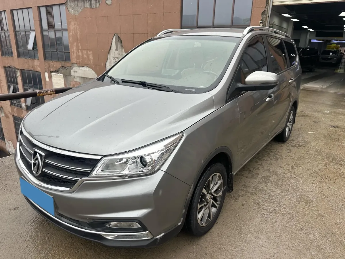 2017 BaoJun 730 1.5T 150HP L4 6MT,autocango,china used car exporter,china ev exporter,chinese used car exporter,chinese used ev exporter