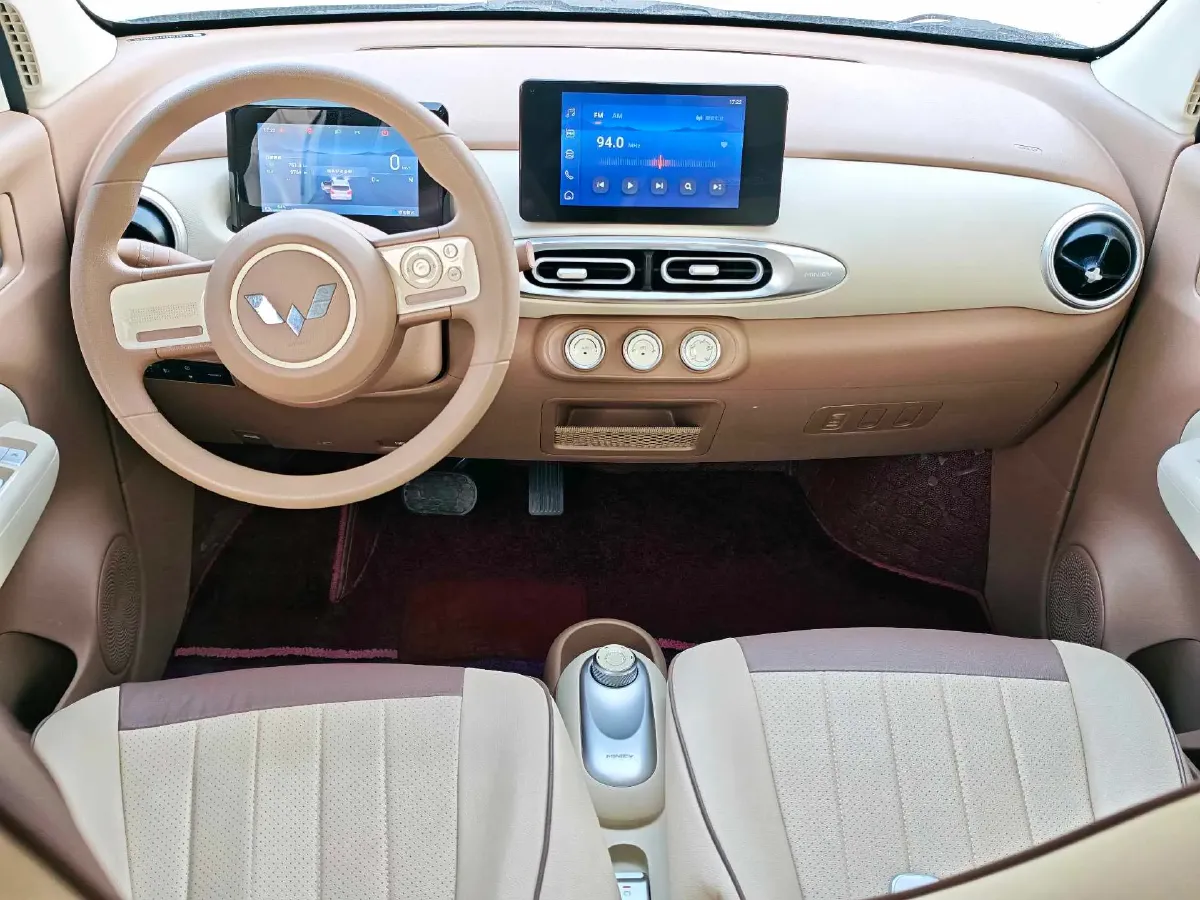 2025 WuLing HongGuang MINI EV BEV 16.2KWH,autocango,china used car exporter,china ev exporter,chinese used car exporter,chinese used ev exporter