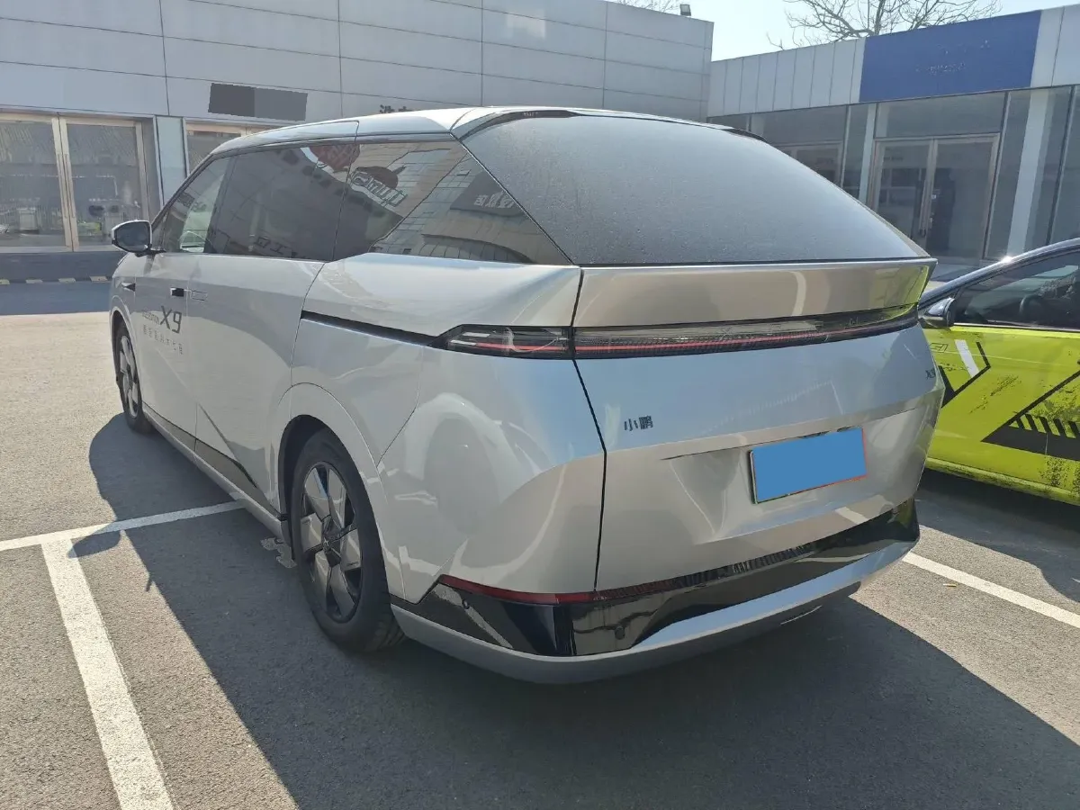 2025 Xpeng X9 BEV,autocango,china used car exporter,china ev exporter,chinese used car exporter,chinese used ev exporter
