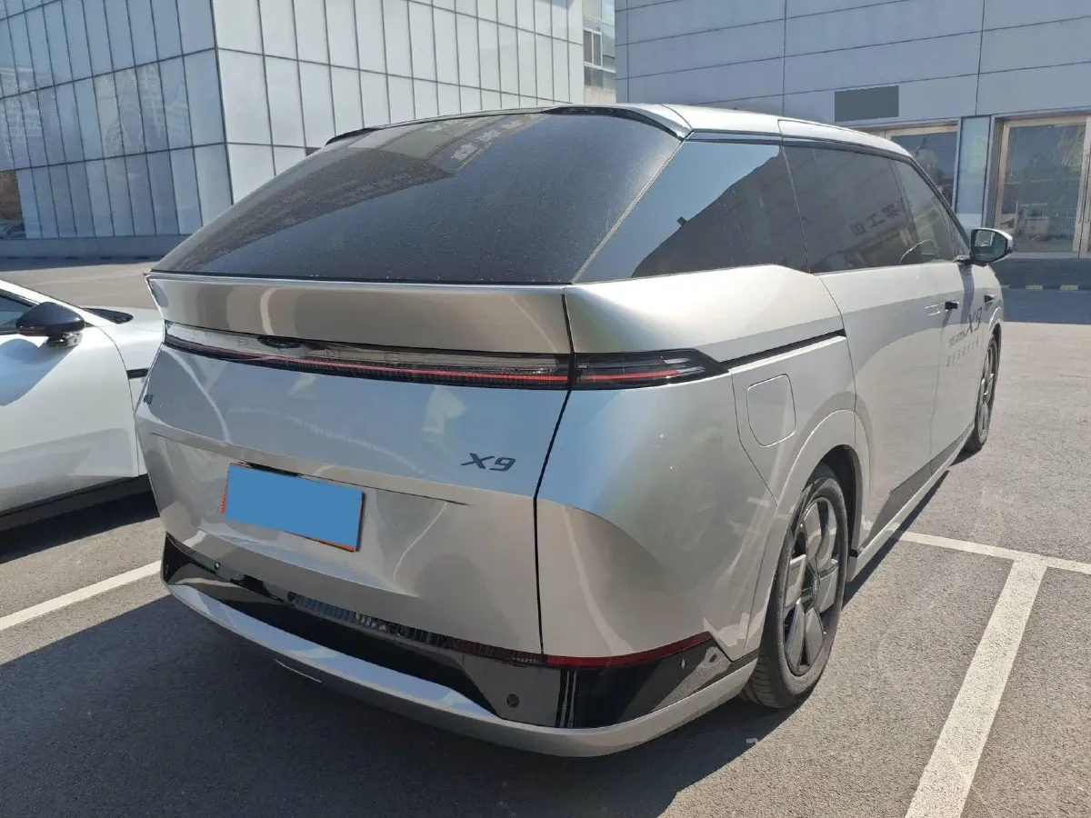 2025 Xpeng X9 BEV,autocango,china used car exporter,china ev exporter,chinese used car exporter,chinese used ev exporter