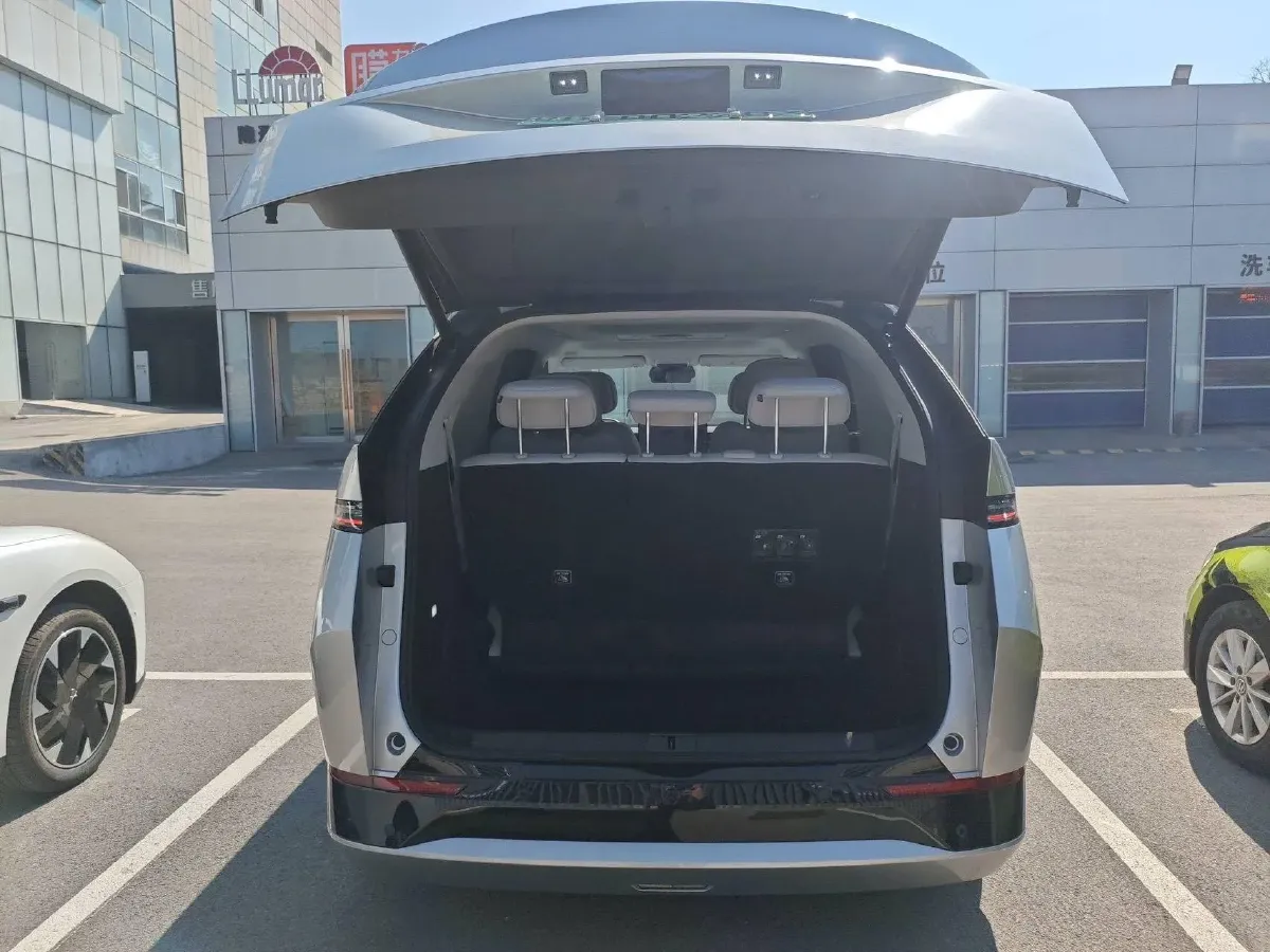 2025 Xpeng X9 BEV,autocango,china used car exporter,china ev exporter,chinese used car exporter,chinese used ev exporter