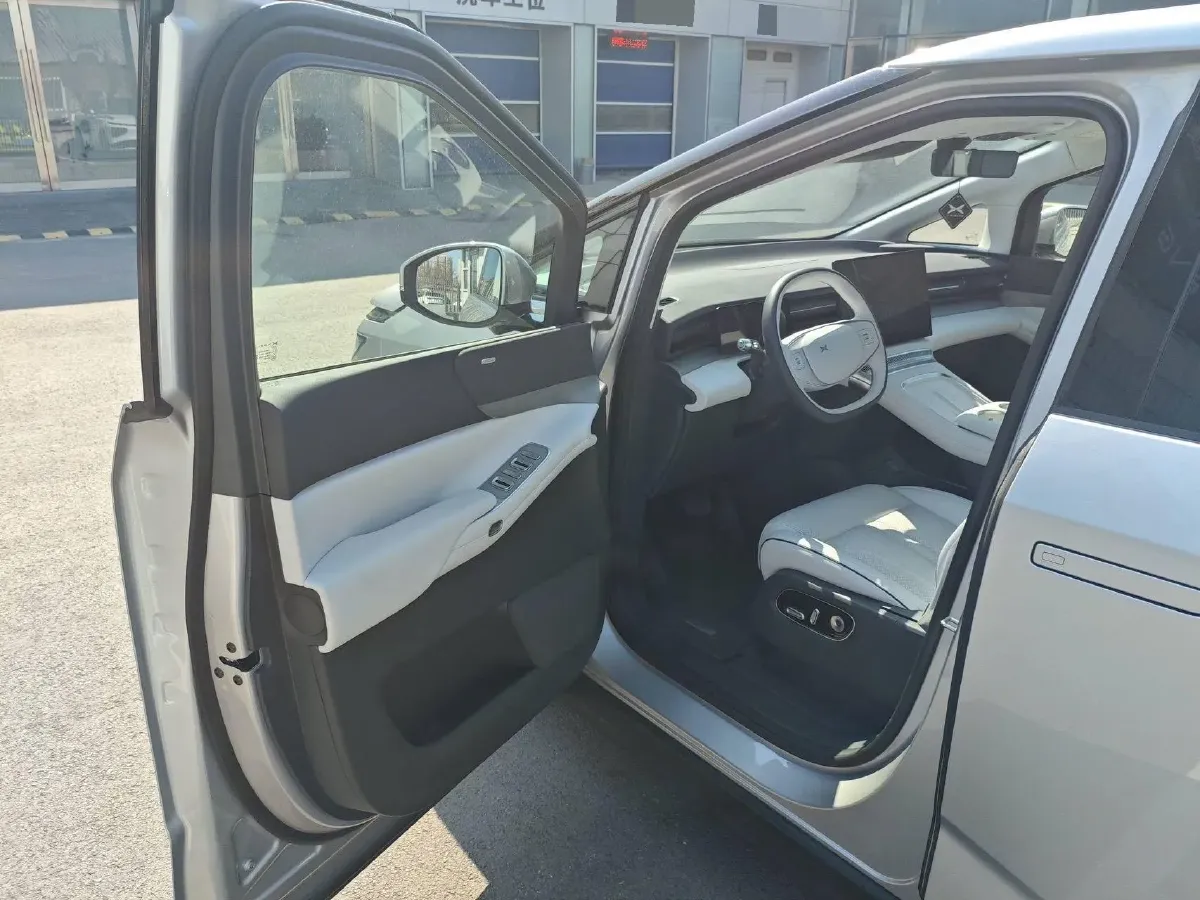 2025 Xpeng X9 BEV,autocango,china used car exporter,china ev exporter,chinese used car exporter,chinese used ev exporter