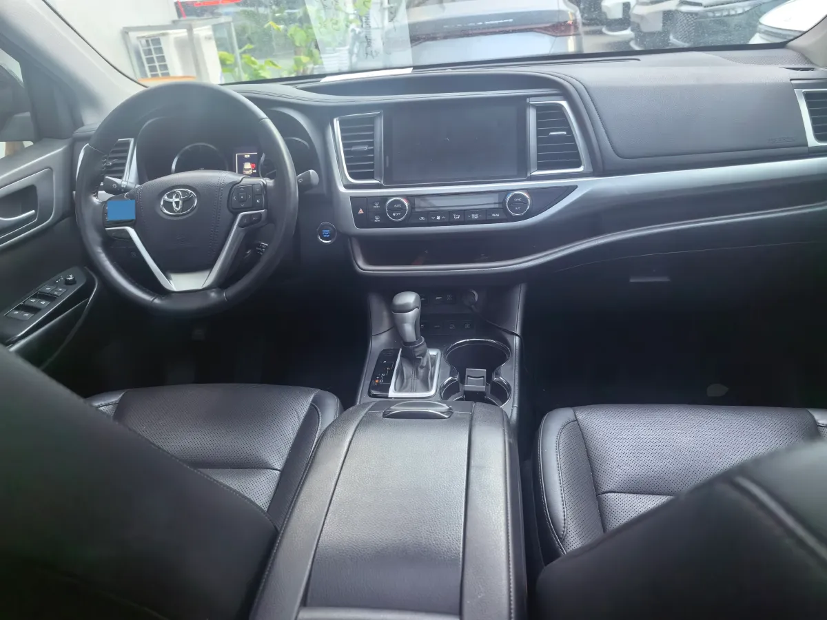 2021 Toyota Highlander 2.0T 220HP L4 6AT,autocango,china used car exporter,china ev exporter,chinese used car exporter,chinese used ev exporter