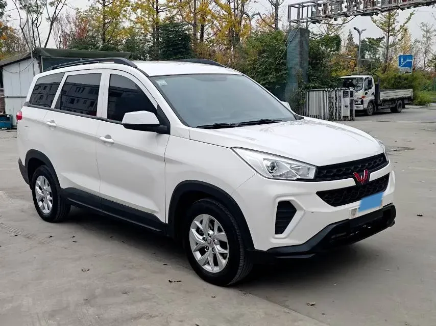 2019 WuLing HongGuang 1.5L 105HP L4 5MT,autocango,china used car exporter,china ev exporter,chinese used car exporter,chinese used ev exporter