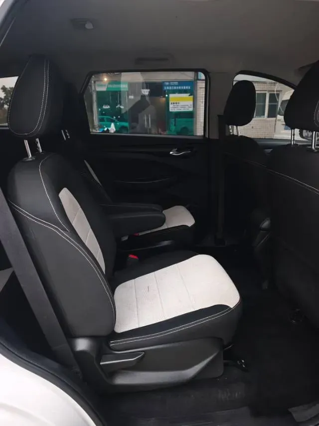 2019 WuLing HongGuang 1.5L 105HP L4 5MT,autocango,china used car exporter,china ev exporter,chinese used car exporter,chinese used ev exporter