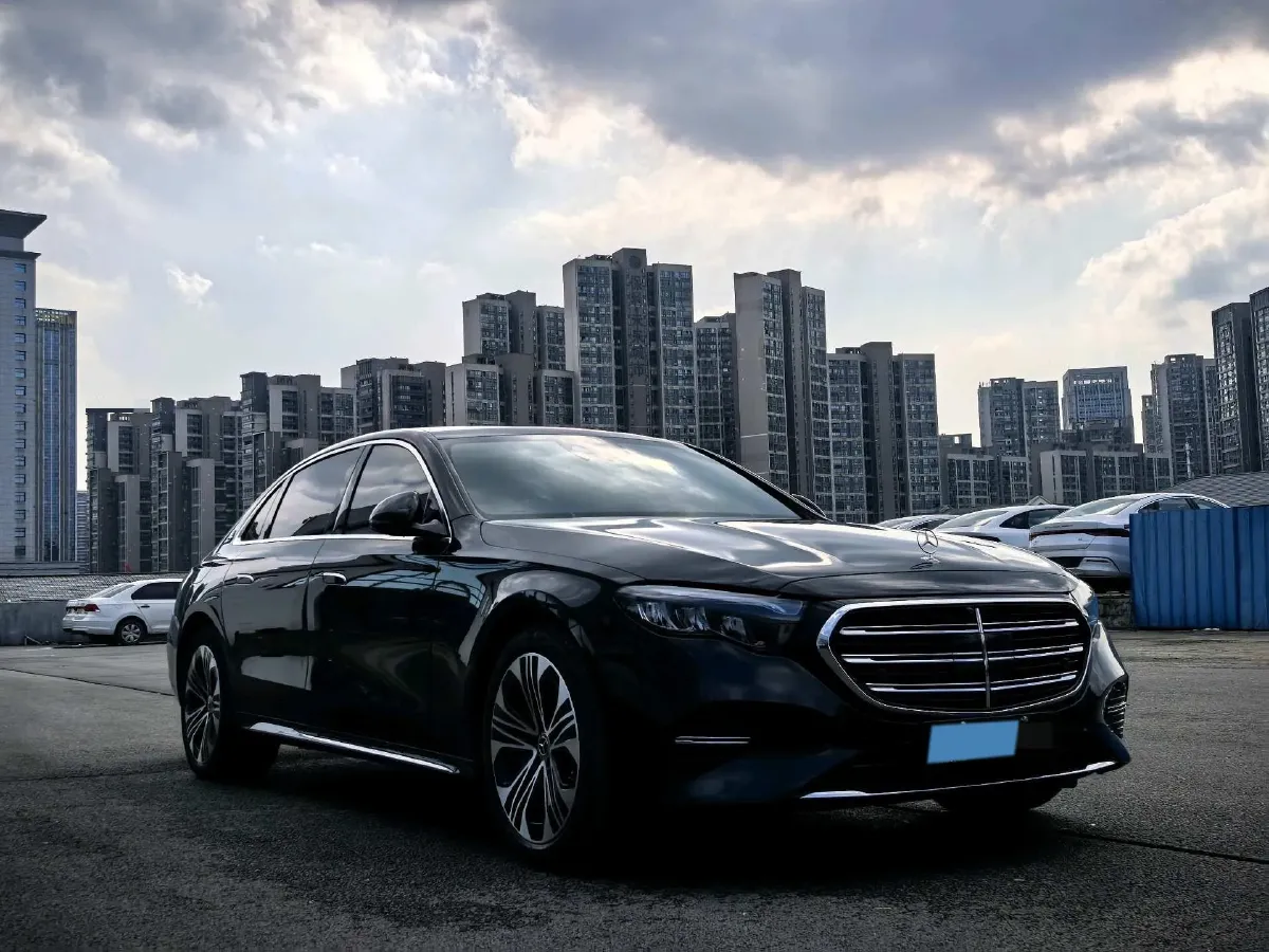 2024 Mercedes-Benz E Class 2.0T 204HP L4 9AT PHEV 25.4KWH,autocango,china used car exporter,china ev exporter,chinese used car exporter,chinese used ev exporter